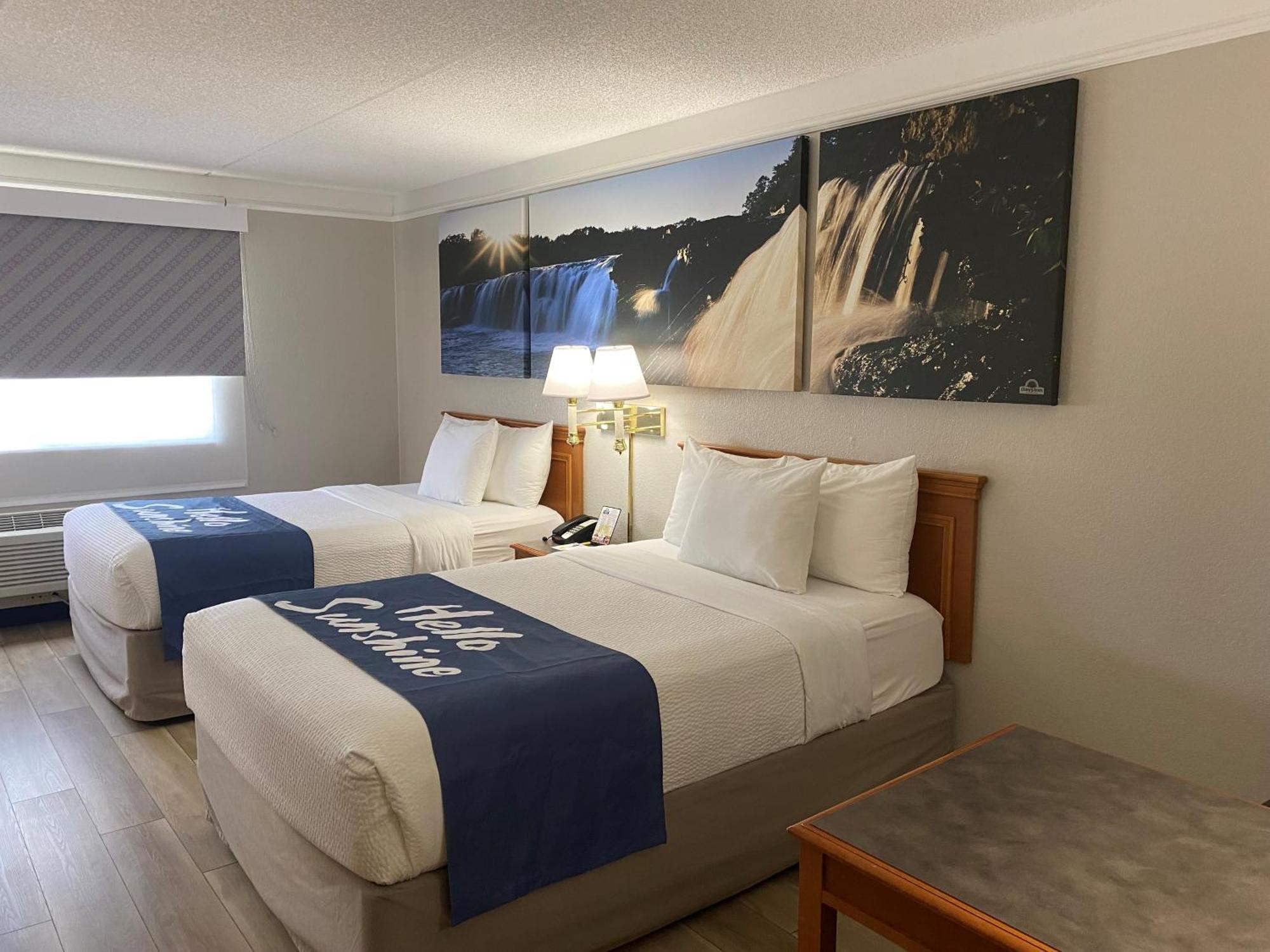 Days Inn & Suites By Wyndham Arlington Heights Buitenkant foto